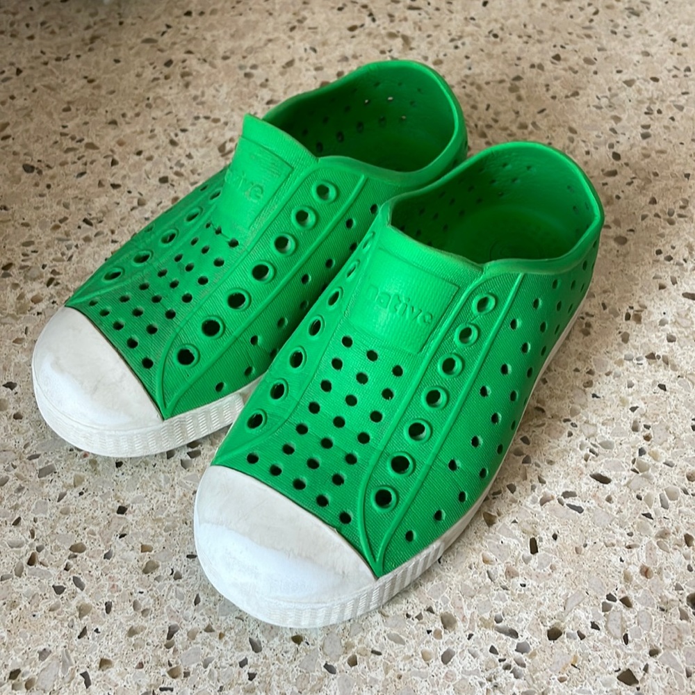 native Jeffersons- green - size 10